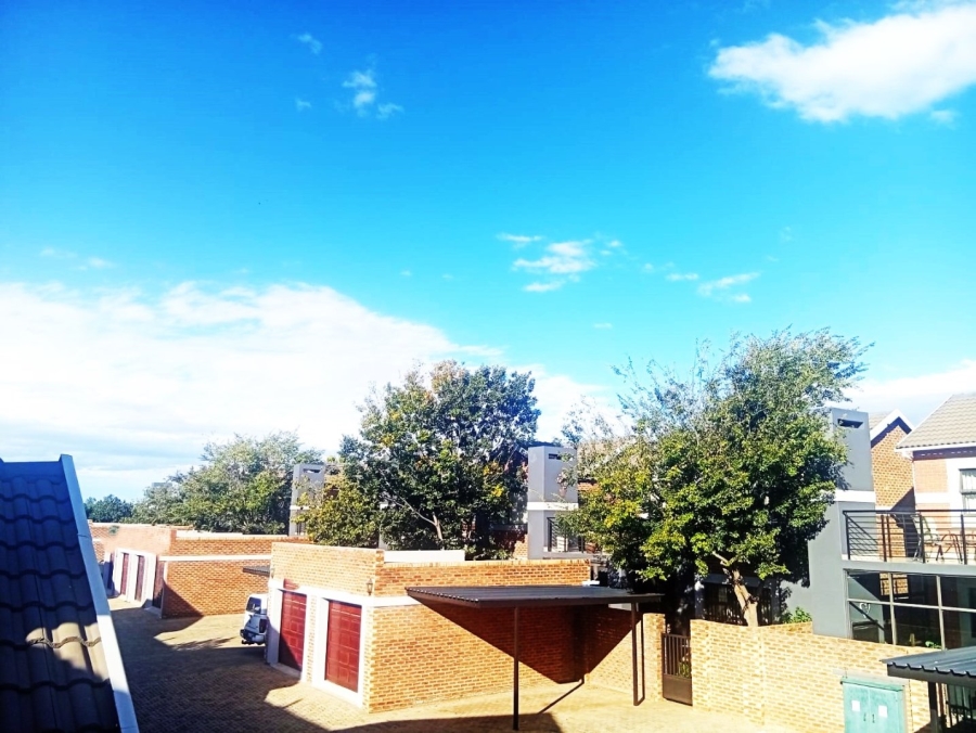 4 Bedroom Property for Sale in Heuwelsig Free State